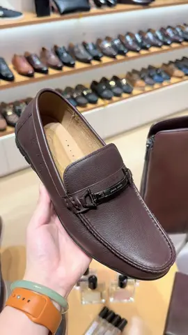 ✨ Pierre Cardin – Mã 785 Sang trọng, gọn nhẹ, dễ phối mọi outfit. 👞 Da thật mềm mại – Đế cao su bền bỉ 💼 Đi làm, đi chơi đều chuẩn gu! #PierreCardin #GiayLuoipierrecardin #MenStyle #hanghieu #giayhieu 