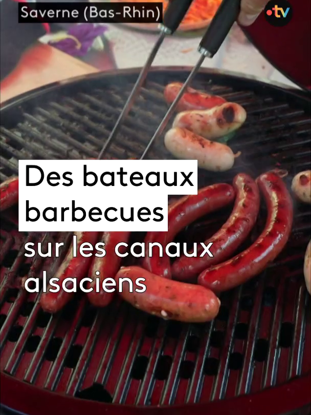 La location de bateaux-barbecues, électriques et sans permis : une nouvelle activité qui prospère au port de plaisance de Saverne (Bas-Rhin), depuis le mois de juin. Le concept a déjà fait ses preuves à l'étranger 🛥 #bateau #barbecue #insolite