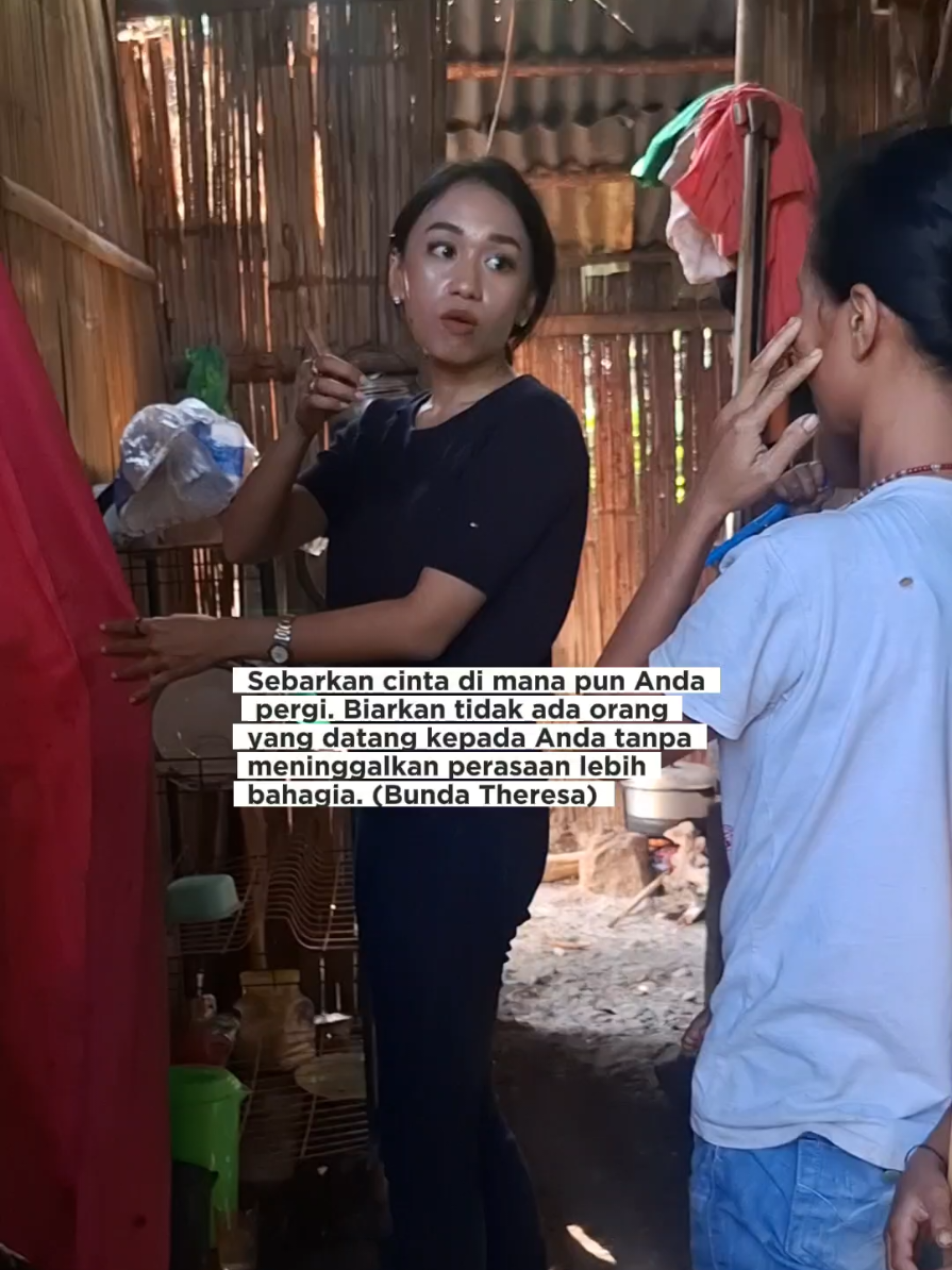 Senator dr. Stevi Harman berkunjung ke rumah Mama Sisilia di Leke, Kisol, Manggarai Timur! #dpdri  #steviharman  #senatorntt 