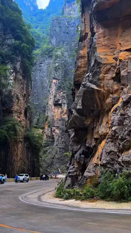 此生必驾南太行大峡谷，也是最经典的免费自驾路线之一。导航山西省陵川县双底村即可到达！
