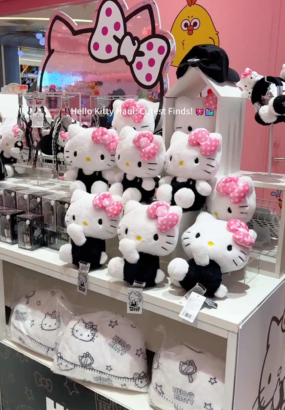 Obsessed with these hello kitty finds!#fyp #sanrio #sanriogirl #sanrioaesthetic #sanriolover #hellokitty #hellokittyandfriends #hellokittystuff #hellokittyfinds #hellokittycollection #hellokittygirl #girly 