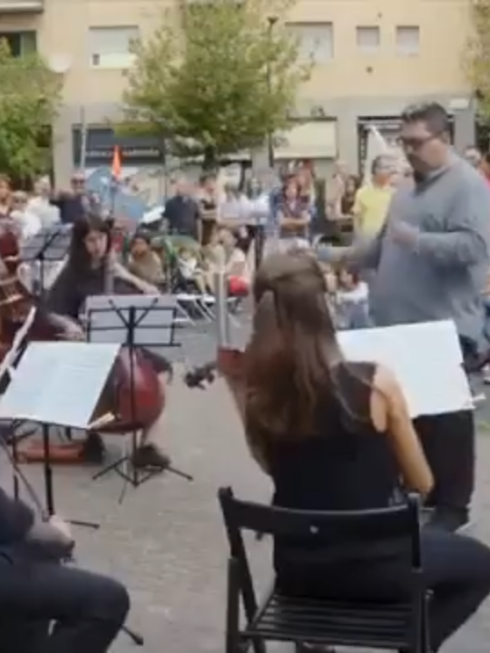 Portati la Cadrega! Edward Elgar Op.20 Serenata in mi minore per Archi Allegro piacevole I Musici di Euterpe Vincenzo Gardani #musicaclassica #concertolive #operalirica #musicadalvivo #bach #eventiculturali #liveperformance #vivaldi #bach #mozart #elgar #bartok #rossini #donizetti #verdi #puccini #bernstein #massimilianocostantino #imusicidieuterpe @vincenzogardani