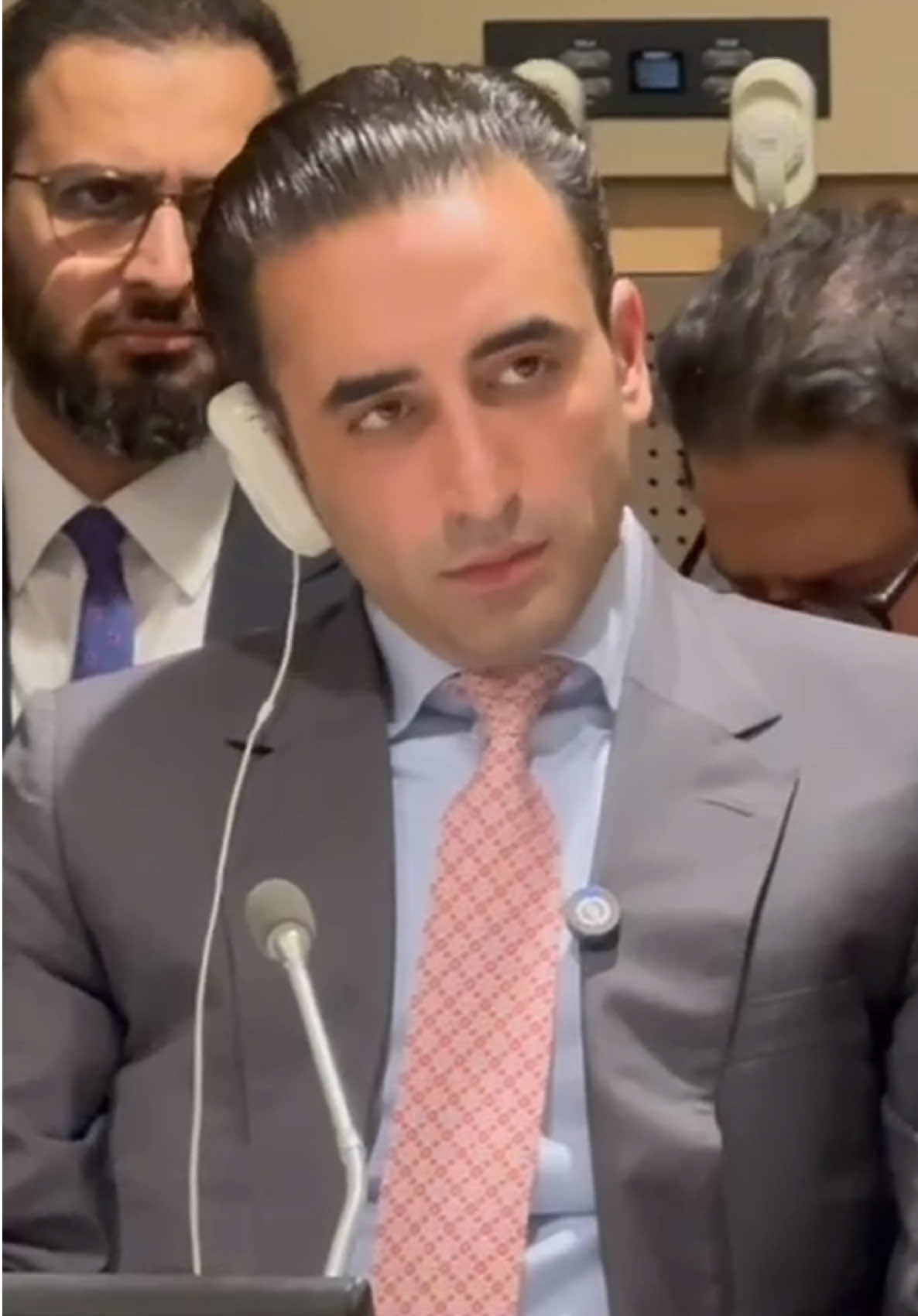 معرکہ حق کی کامیابی کے بعد چیئرمین پاکستان پیپلز پارٹی بلاول بھٹو زرداری نے سفارتی محاز پر بھارت کے جھوٹے بیانئے کو عبرتناک شکست دی، ان کی سفارتی کامیابی کی بدولت آج بھارت عالمی سطح پر تنہا ہوگیا ہے۔ ‏ ‪#HumSabKaPakistan‬
