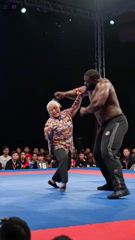 Kung Fu Granny Strikes Back#kungfu #wushu #shaolin #beauty 