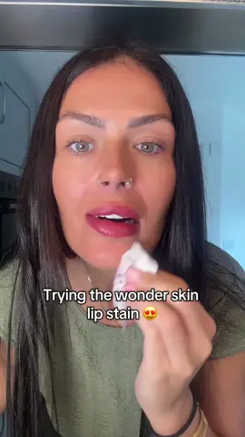 I am obsessed 😍😍😍 @Wonderskin 💋 #wonderskin #wonderskinlipstain #tiktokbuys #lipstain #lipcolourchallenge 
