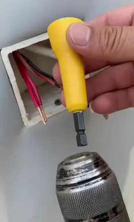 #electriciantools #multitool #hardwaretools #screwdriverset #toolstorage #cordlessimpactwrench #electricwrench #professionaltools #wrenchset #screwdriverkit #fypシ #tiktokshoplabordaysale 