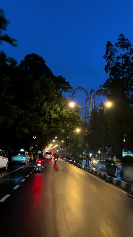 Ngerasa gak akhir-akhir ini Bandung dingin banget?🥶 #bandung #bandungvibes #bandunginfo #bandungtiris #fyp 