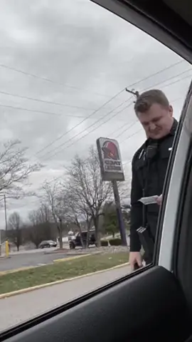 The police pulled me over 🤣 #policeofficer #funny #funniest #favorite #entertainment #moments #funnyreaction #viral #tiktok #fyp 