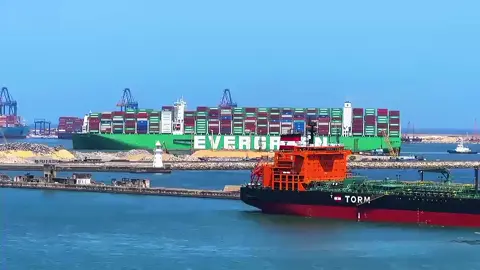 _EVERGREEN_CARGO_SHIP_💚🚢⚓_Even_the_world's_largest_ship_can_dock_at_the_Port_of_ Colombo_in_Sri_Lanka_the_best_ port_in_Asia.⚓🚢_ #portlife⚓️⛴ #colomboport⚓️🇱🇰 #1m #fypシ゚viral #srilankan_tik_tok🇱🇰 