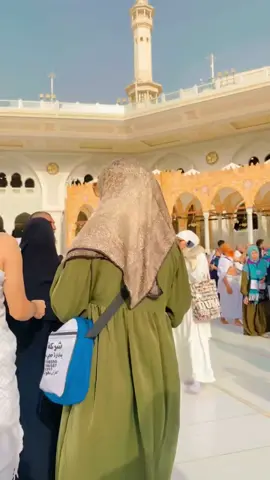 في العشرينيات من عمري، دعاني الله إلى بيته. هذا هو حب الله لي. الحمدالله على نعمة الاسلام 🤲🏻❤️‍🔥🕋#suwdiarobiya🇸🇦🇸🇦🇸🇦🇸🇦 #macca