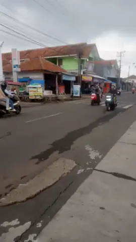 dijual tanah lok (windusengkan kuningan kota)kuningan jabar LT 18 bata/252m2 SPPT samping RS permata dr kampus uniku 200m akses mobil ada pengerasan jalan kedepan nya arah uniku ke sindang sari cocok untuk bikin rumah/kosan/untuk usaha 082317458637