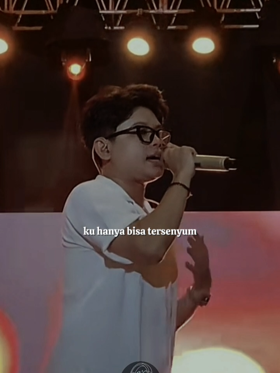 mendengar cerita , kau kini bahagia🥀 #takterbaca #juicyluicy #relate 