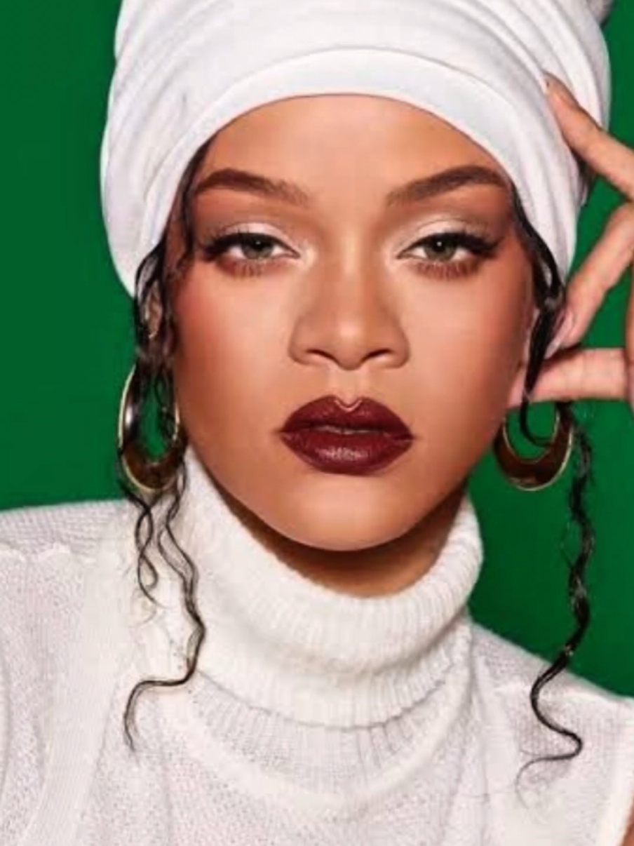 Rihanna não aguenta mais viver nos Estados Unidos.#rihanna#famosa#curiosidades 