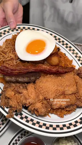 ถ้าคิดถึงข้าวผัดอเมริกัน  ยังไงชื่อร้านนี้ก็ต้องมีแว๊บเข้ามาในหัว ร้าน Mickey’s Diner BKK ชั้น GF Gaysorn Amarin #กินไม่หยุด #tiktokพากิน #พากินtiktok #อร่อยบอกต่อ 