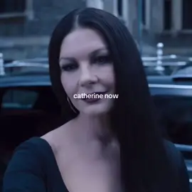 My dads first ever crush fr #morticiaaddams #wednesday #catherinezetajones #edit #fypviralシ 