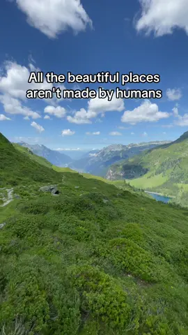 📍Switzerland 🇨🇭#switzerland #Hiking #nature #mountains #swissalps 