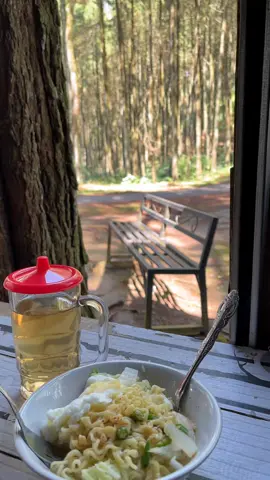 Mie nya murah, tapi view nya mahal