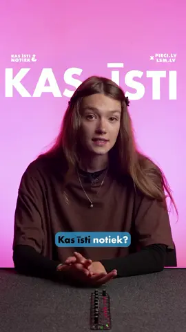 ⚠️ Brīdinājums: video ir saturs par seksuālo vardarbību pret bērniem. Vai Latvijā pieaug seksuālo noziegumu skaits pret bērniem? Statistika rāda – 84% no cietušajiem šajos noziegumos ir nepilngadīgie, un lielākoties pāridarītājs ir kāds, ko viņi pazīst. Mēs skaidrojam, kāpēc daudzi gadījumi tiek atklāti tikai pēc gadiem, kā rodas kaitējoša seksuālā uzvedība bērnu vidū un kā ikviens no mums var palīdzēt laikus pamanīt un novērst vardarbību. 👉 Pilno pētījumu lasi LSM.lv 📌 Atbalsts: Ja esi cietis no seksuālās vardarbības vai zini kādu, kam nepieciešama palīdzība, Centrs Dardedze piedāvā drošu, atbalstošu un anonīmu vietu sarunām ar speciālistiem. Tu vari: pieteikties anonīmām tiešsaistes tikšanās reizēm ar vardarbībā cietušajiem paredzētām atbalsta grupām; saņemt individuālu psiholoģisku palīdzību; saņemt padomu, kā reaģēt un palīdzēt bērnam aizdomu gadījumā. 📞 Zvani uz uzticības tālruni: 116111 (24/7, bez maksas) 🌐 Vairāk informācijas: www.dardedze.lv #PieciLV #LSM #BērnuDrošība #VardarbībasNovēršana