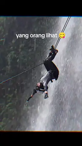 malu bgt treak treak  🥲  maapin ya abang abang crew @canyoneeringbogor  #curugciampea #canyoningbogor 