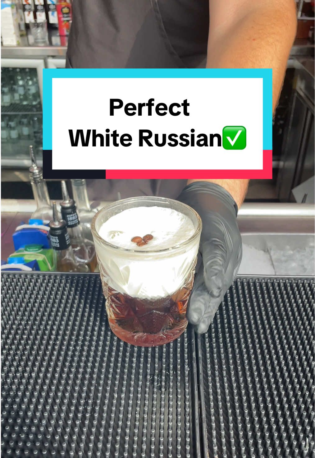 Frișcă? Cafea? Vodcă? White Russian le are pe toate. Smooth, cremos, periculos de bun. 🥃☁️ Rezervări la @Mimosa Cocktail Bar . . #fyp #whiterussian #cocktail  #horeca  #bartender 