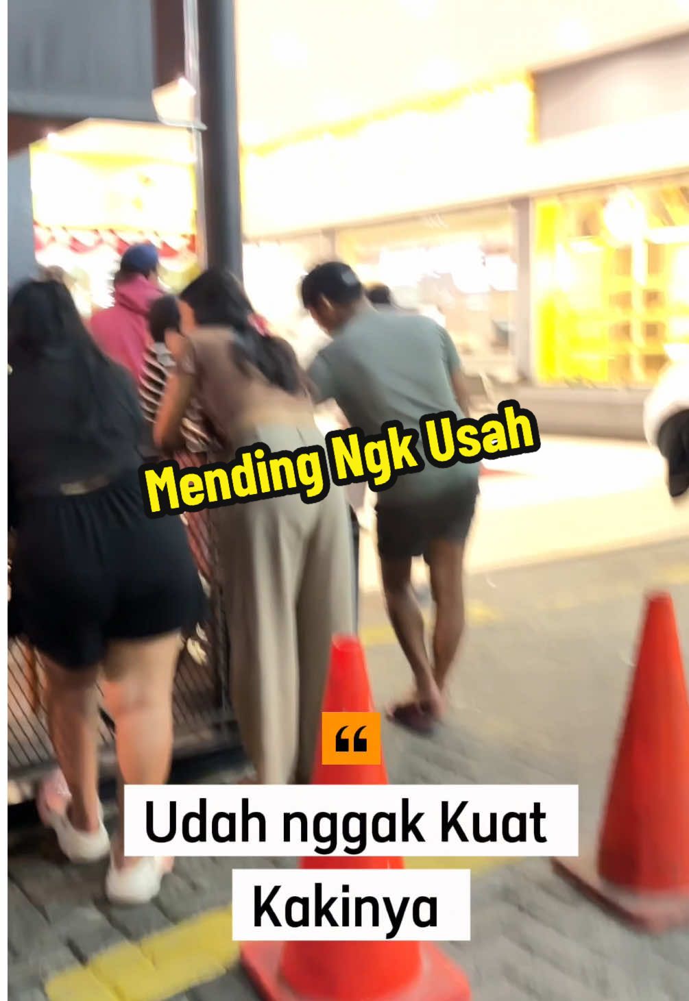 J.Co Promo  beli 2 ls haya 116 rebu , varian ngk bebas milih krn todak semua  ikut promo dan WaJIb AnTRi panjang gaea #jco #promo #donat #fypシ゚ #antri 