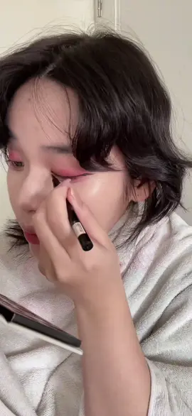Tag teman cowo kalian yang butuh :) ❤️ Products used by @somethincmakeup  - Cushion : Coverblur Pro Filter Breathable Cushion (shade C01) - Eyeshadow : Marionette Eyeshadow Pallete (Vol. 1) - Contour : Clay Scluptor Bronzer  - Highlighter : Clay Glowgasm  - Mascara : Tipsy Lash Lift - Lip : Forever Stay Comfort Lip Glaze (shade 02 + 07) #somethinc #makeuptutorial #meme #comedy #fyp 
