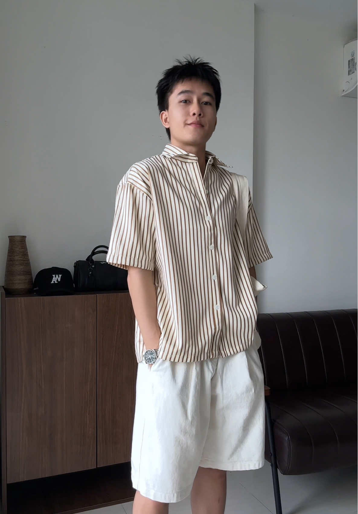 Chiếc sơ mi nếu đi biển chắc chắn toi sẽ mặc 😉 #outfit #fyp 