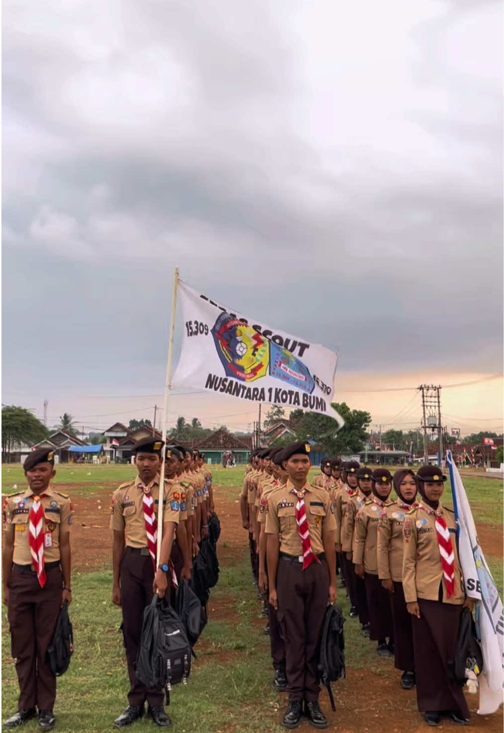 Kasih menyala bosqueeee  @Rian Bagus Aria Nugraha @Satrio??? ❓ @rzkyrmdni @KEVIN ERLANGGA @DEVINO @nafii_ @bianca @vannboysss @SMK NUSANTARA 1 KOTABUMI @mpkosis_smknusantara1ktb  #segasscoutnusantara #smknusantara #upucaraharipramuka #pramukalampungutara #segas 