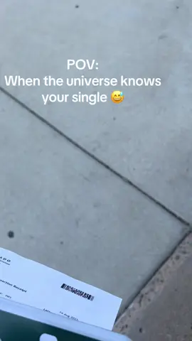 When the universe knows your single!! #viralvideos #trending #funnyvideos #comedy #fyp 