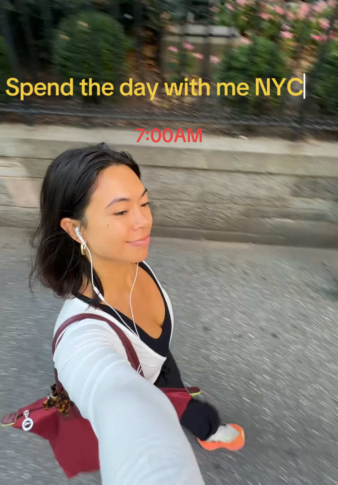Spend the day with me living in NYC 🫶🏼🫶🏼 going to do my best to start doing these lil vlogs more!! #nyc #nyclife #vlogs 