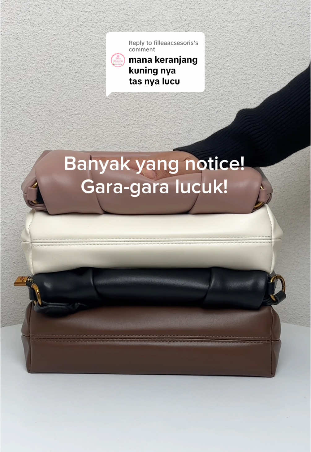 Replying to @filleaacsesoris Tas lokal brand under 200k yang worth it buat kamu pakai🫶🏻 Kenalin Angie bag, checkout di kerkun! #GajianSale #PromoGuncang88 #WIBGAJIAN #angiebag #tasjimshoney #taslokalbrand #jimshoney 
