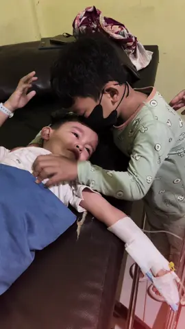 Terimaksih kak, pelukan nya🥹🥹🥲    #CapCut #kakakadik #sayanganak 