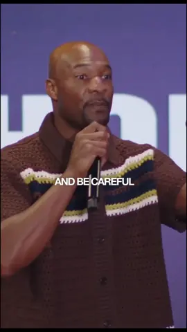 Be careful who you take into your next season. 🚪 The better you do, the more some will fall away—because they benefited from you being broke & broken. This is your shift. If they’re not ready, don’t take off your blessings to keep them warm. Watch the full sermon 'Songs for the Stronghold' on YouTube at #KeionHendersonTV #NewSeasonNewCircle #FaithMoves #SpiritualGrowth #LHNation