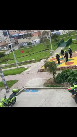 Este Lujo Solo Se Dan En Barrios Seguros. Compartir Todo Lo Q Quieran. 