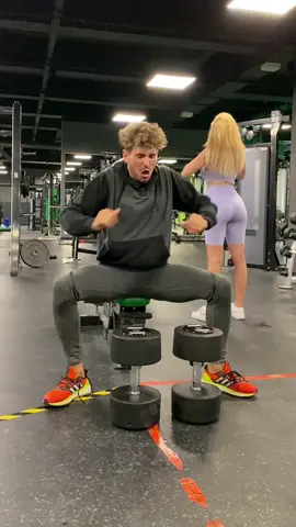 Always use heavy weights 🥴 what is Mr sus trainin for 😅  #mrsus #patrox #workout #comedy #fail 