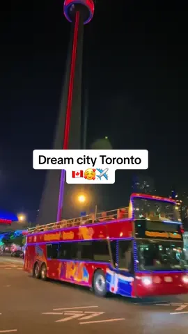 Dream city Toronto.🇨🇦❤️🍁✈️#fypviral #exploringcanada #toronto #exploringtoronto #thisiscanada 