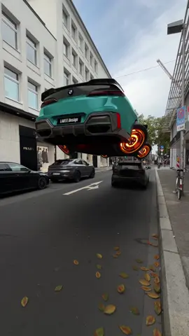 You’re late, but your car plays by its own rules 🛸 Emerald green BMW i7 by LARTE Design — the ultimate traffic hack! Which other LARTE build is hiding in this reel? Drop your answer in the comments 👇 #bmw #bmw7 #bmwm #bmw7series #lartedesign       