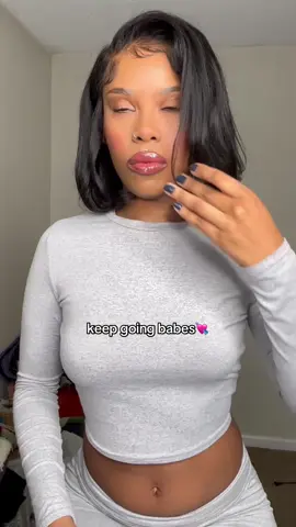 Pick up that phone, set up that space and hit record!! You gotta start somewhere, someday.. it might as well be now!💘💘💘 #beautycontentcreator #smallcontentcreators #beautytutorials #makeuptips #hairinfluencer 