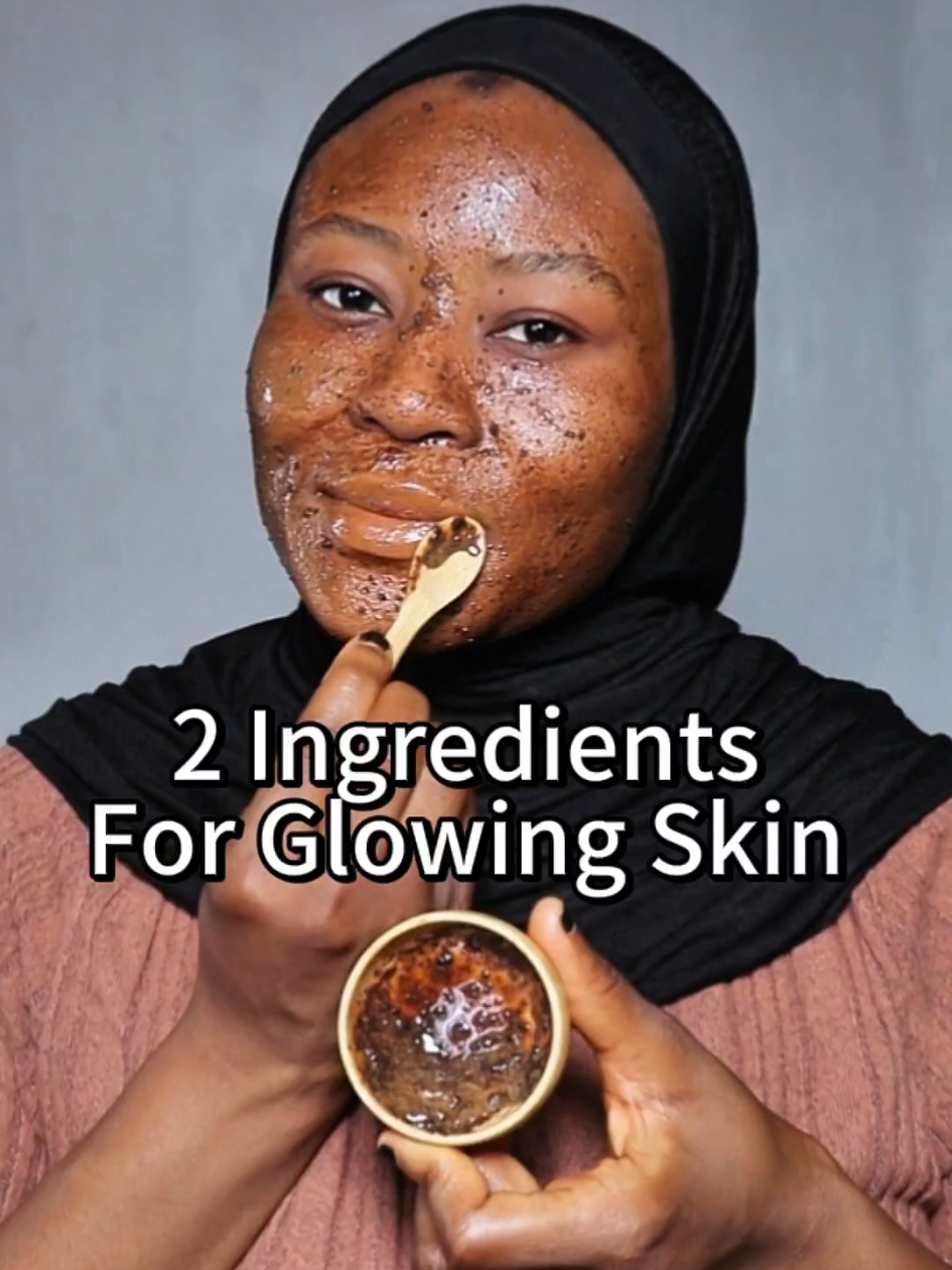 Coffee scrubs dead skin, honey hydrates — perfect for smooth, soft, glowing skin at home!  #coffeefacemask #facemask #naturalskincare #diyfacemask #skincare 
