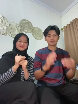 kenalin, kakak adek