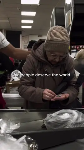 Be the reason someone smiles #kindness #hopecore #humanity #wholesome 