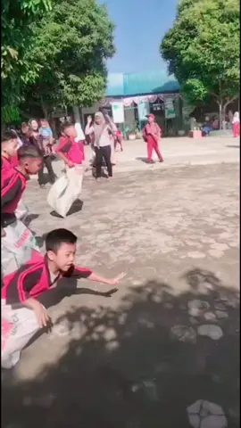 #CerealCerdik  ikut lomba 17 Agustus di sekolah guys......  #200kviews #200kviewers🔥 #foryoupage #17agustus 