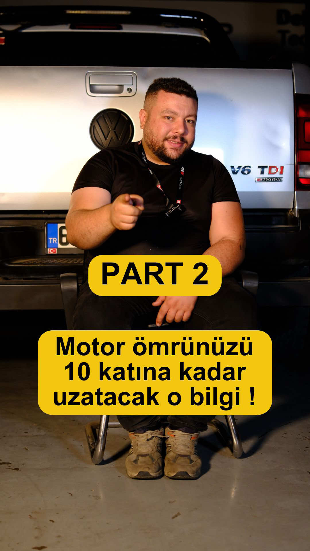 🔧 Motor Ömrünü 10 Katına Çıkaracak Bilgi – PART 2 Evet, doğru: 200–250 bin km’de kırmızı antifrizi maviye (uygun formülasyon) çevirerek, doğru uygulamayla motor ömrünü ciddi şekilde uzatabilirsiniz. Neden işe yarıyor? • Yüksek km bloklarda korozyon ve kavitasyonla yıpranan kanallara karşı daha dengeli koruma • Contalar/keçeler için daha elverişli katkı profili → sızıntı ve pas oluşumunda azalma • Yazın hararet stabilitesi, kışın donma koruması daha tutarlı Nasıl yapılmalı? (Uygulama adımları) 	1.	Tam sistem flush: Eski sıvı tamamen boşaltılır, devre distile suyla birkaç kez çevrilir. 	2.	Basınç/kaçak testi: Kapak, hortum, radyatör, EGR-soğutucu kontrol edilir. 	3.	Doğru mavi ürün: Araç yapısına uyumlu mavi formül seçilir; %50 mavi antifriz + %50 saf su oranında doldurulur. 	4.	Devirdaim & hava alma: Termostat açtırılarak sistemde hava bırakılmaz. 	5.	Takip: İlk 1–2 hafta seviye ve renk gözlemi; yıllık refraktometre kontrolü. Sık yapılan hatalar • Eski sıvı üzerinde karıştırma (çamurlaşma riski) • Musluk suyu kullanma (kireç & elektroliz) • Hava alma yapılmadan yola çıkma (lokal kaynama) Kısa özet: Kilometresi yüksek motorlarda, doğru mavi antifriz + tam temizlik + doğru oran üçlüsü; korozyon-kavitasyon riskini düşürür, uzun ömürlü ve stabil bir soğutma sağlar. 📸 Kurgu, montaj ve çekim: @kalbisagde #UstalarDizel #MotorÖmrü #Antifriz #MaviAntifriz #SoğutmaSistemi                  Bilgilendirme amaçlıdır; herhangi bir davet ifadesi içermez.