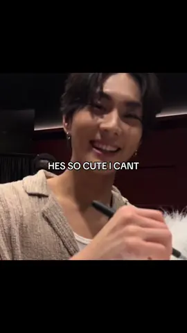 “HI WILEY 😄” “WHO IS HE?😡” #jungwon #enhypen #kpopfyp #kpop #wtltour  Credits to video owner !! 