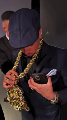 Nino com seu cordão de 5 milhões!! #nino #fyp #cordaodeouro #buzeira #edit 