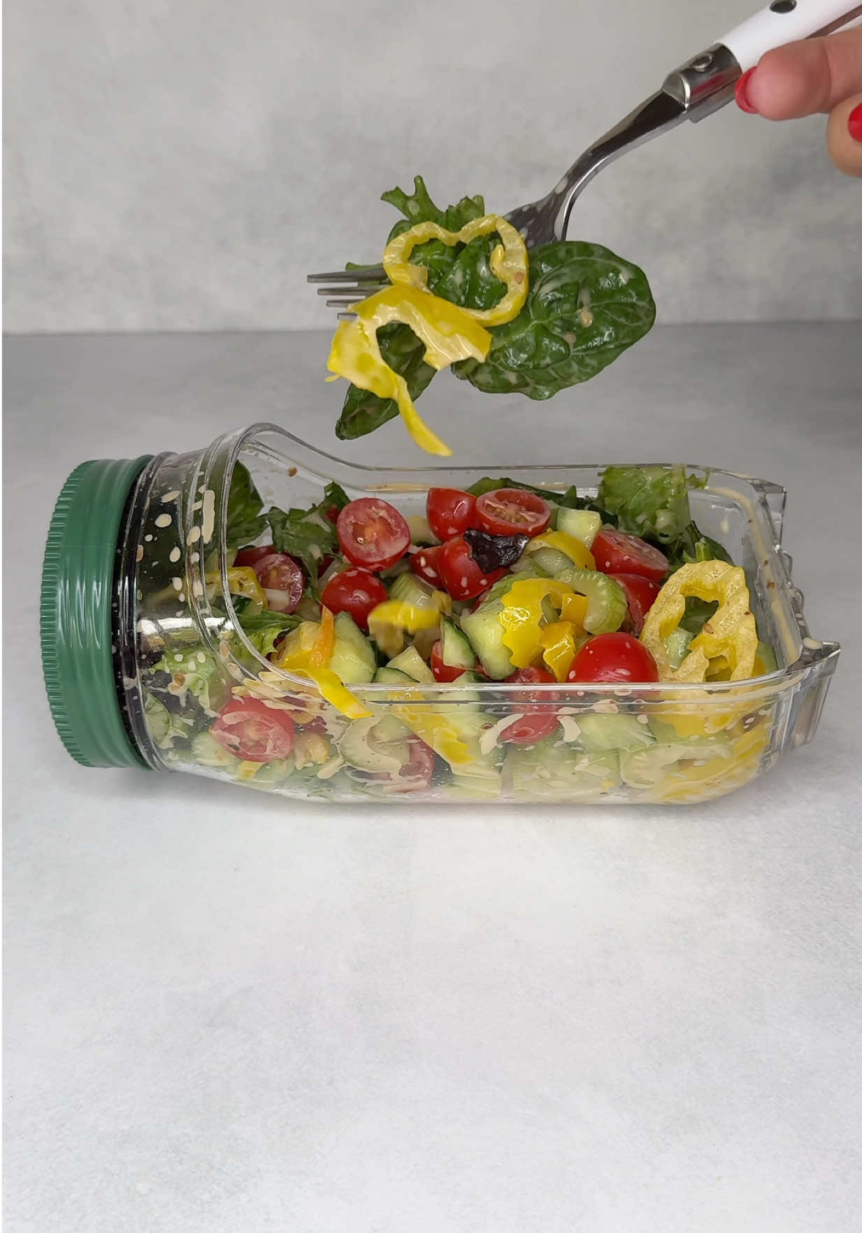 🔗In Bio! SALAD POD 🥗. Meal prep made easy 🙌🏻💚 #amazonkitchen #amazonhome #kitchengadgets #kitchenmusthave #mealprep 