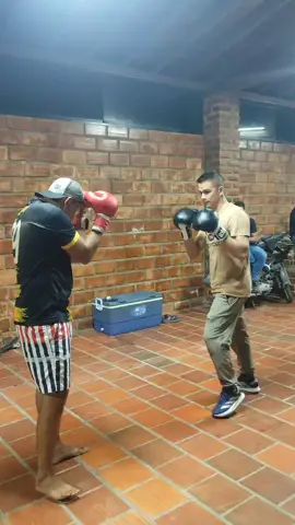 @Piña Gamer🎮🪄🔥♥️ #viraltiktok #boxeo @Victor🍍 🌉 