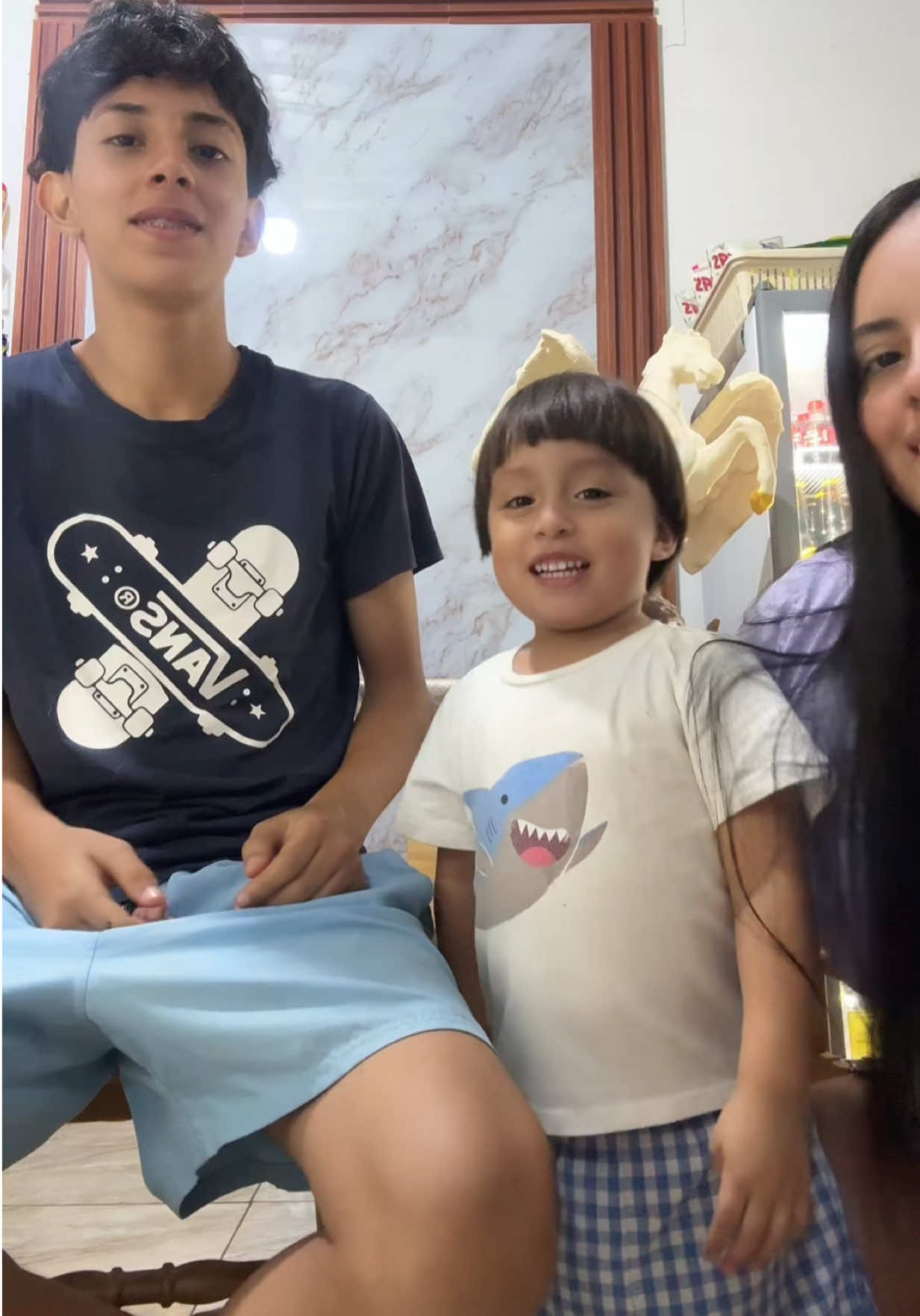 JAJAJAJAJA mi sobrino si se sabe defenderse 😂😂😂