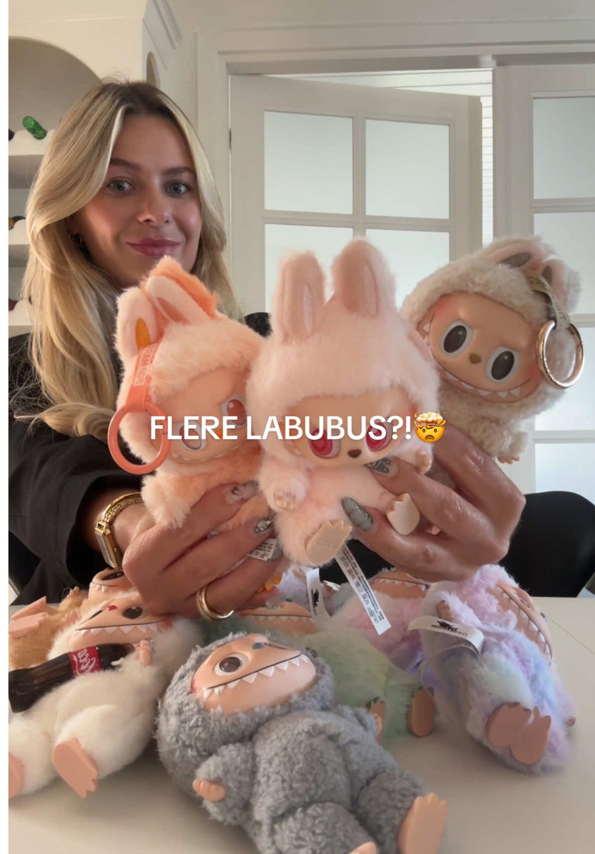 Jeg bliver ved med at sige at vi har nok labubus.. sandheden er bare... at vi får aldrig nok😭😆 #dansktiktok #tiktokdanmark #labubu #labubuunboxing #unboxing 