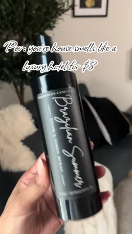 G ET this room spray before its gone yall 🏃🏾‍♀️🏃🏾‍♀️💨💨💨💨💨 #CleanTok #organizedhome #tiktokshopcreatorpicks #roomspray #mavericks 